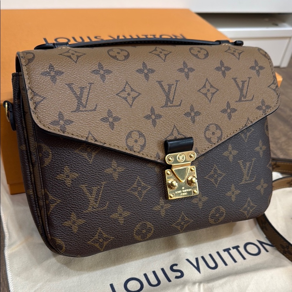 CLOSET CLOSING* Louis Vuitton Pochette Métis